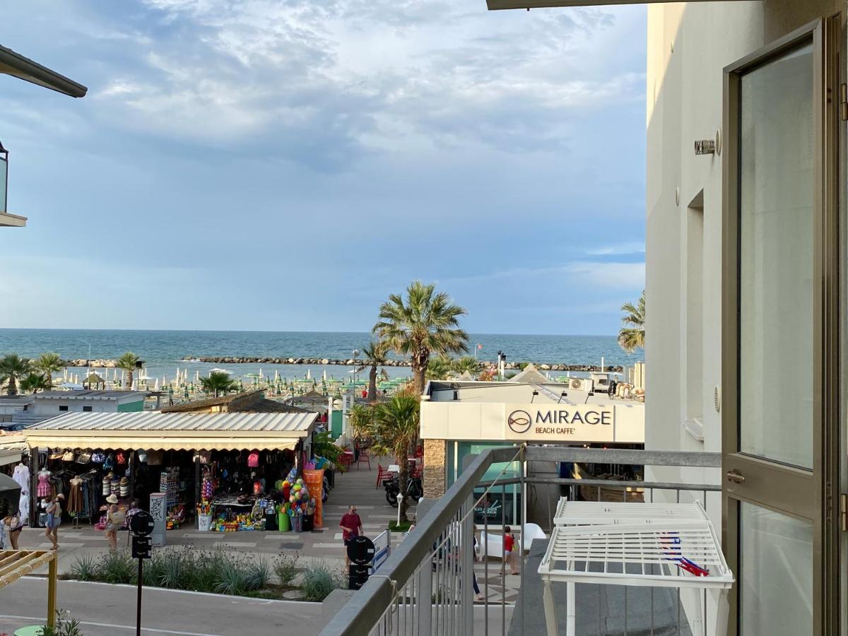 Favolosa Vista Mare Rimini Buitenkant foto